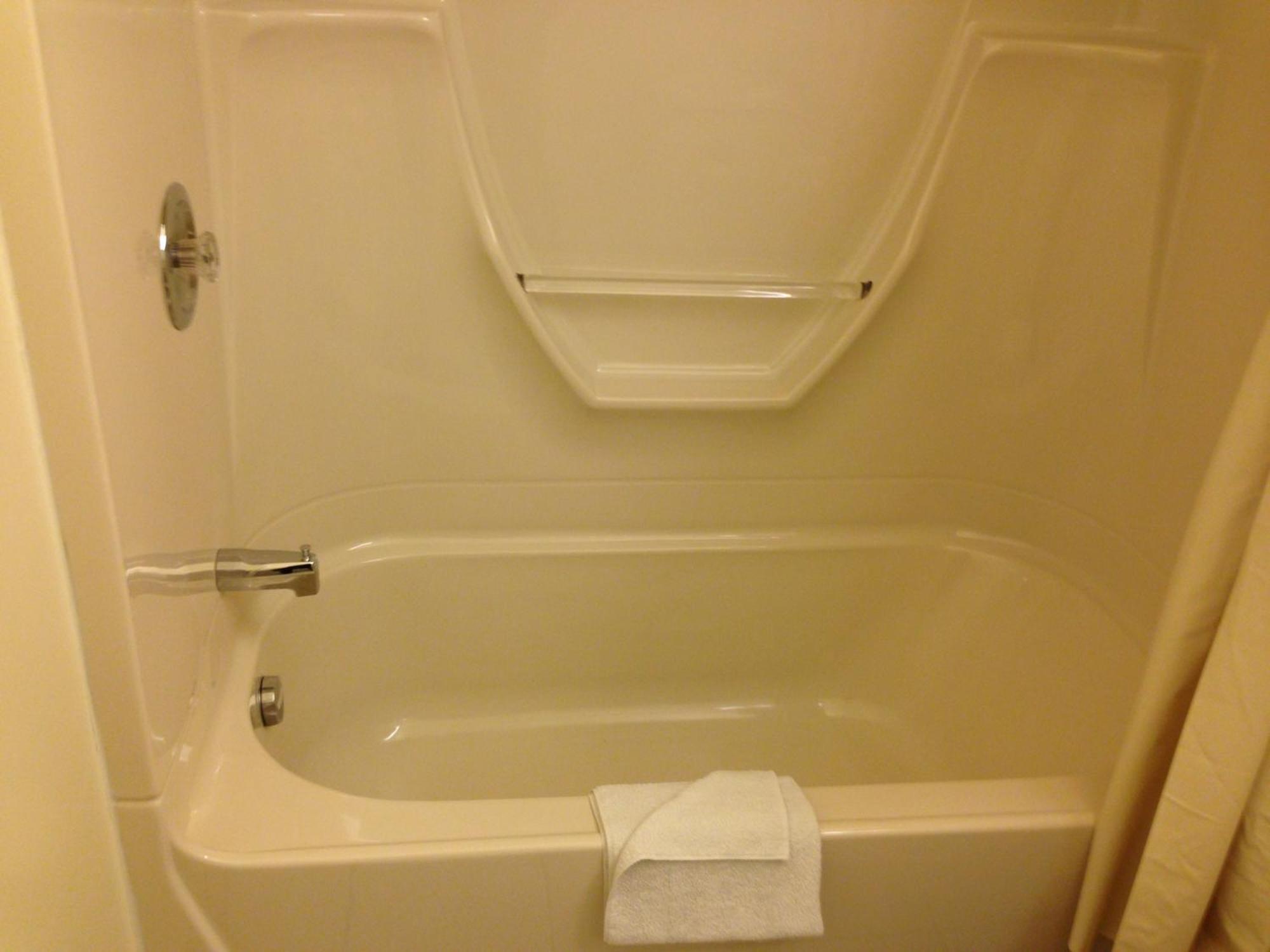 Petawawa River Inn&Suites Zewnętrze zdjęcie