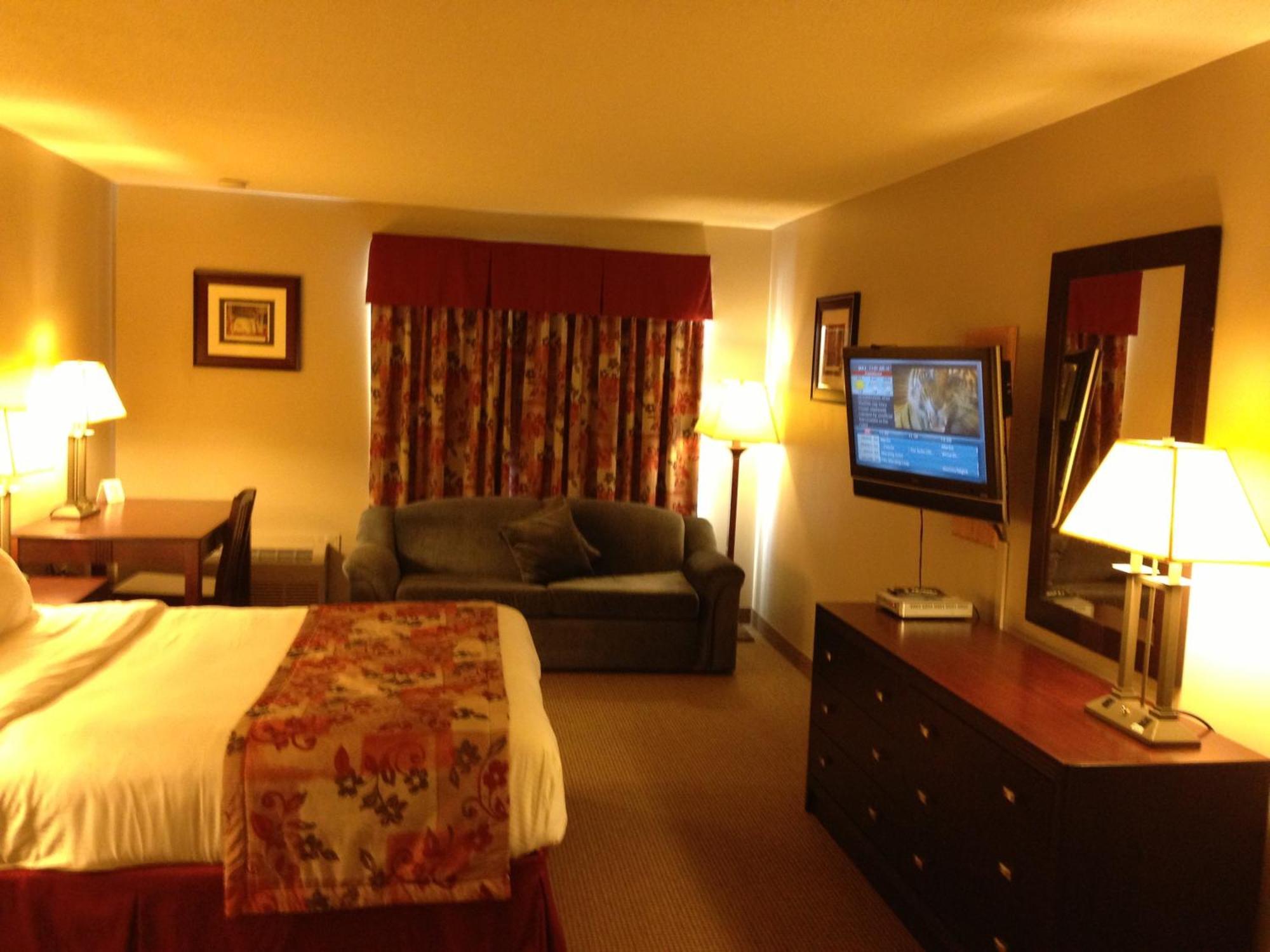 Petawawa River Inn&Suites Zewnętrze zdjęcie