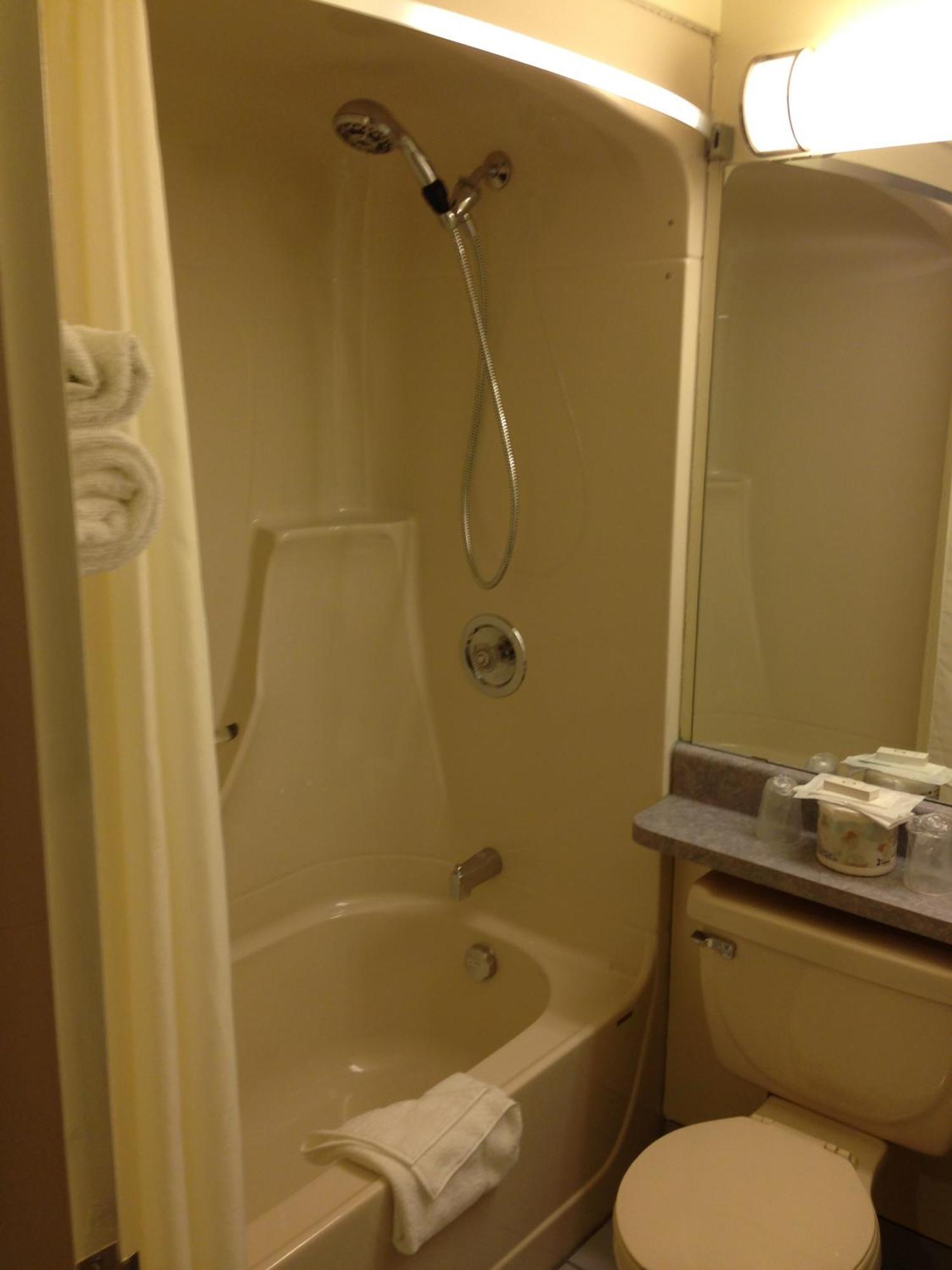 Petawawa River Inn&Suites Zewnętrze zdjęcie